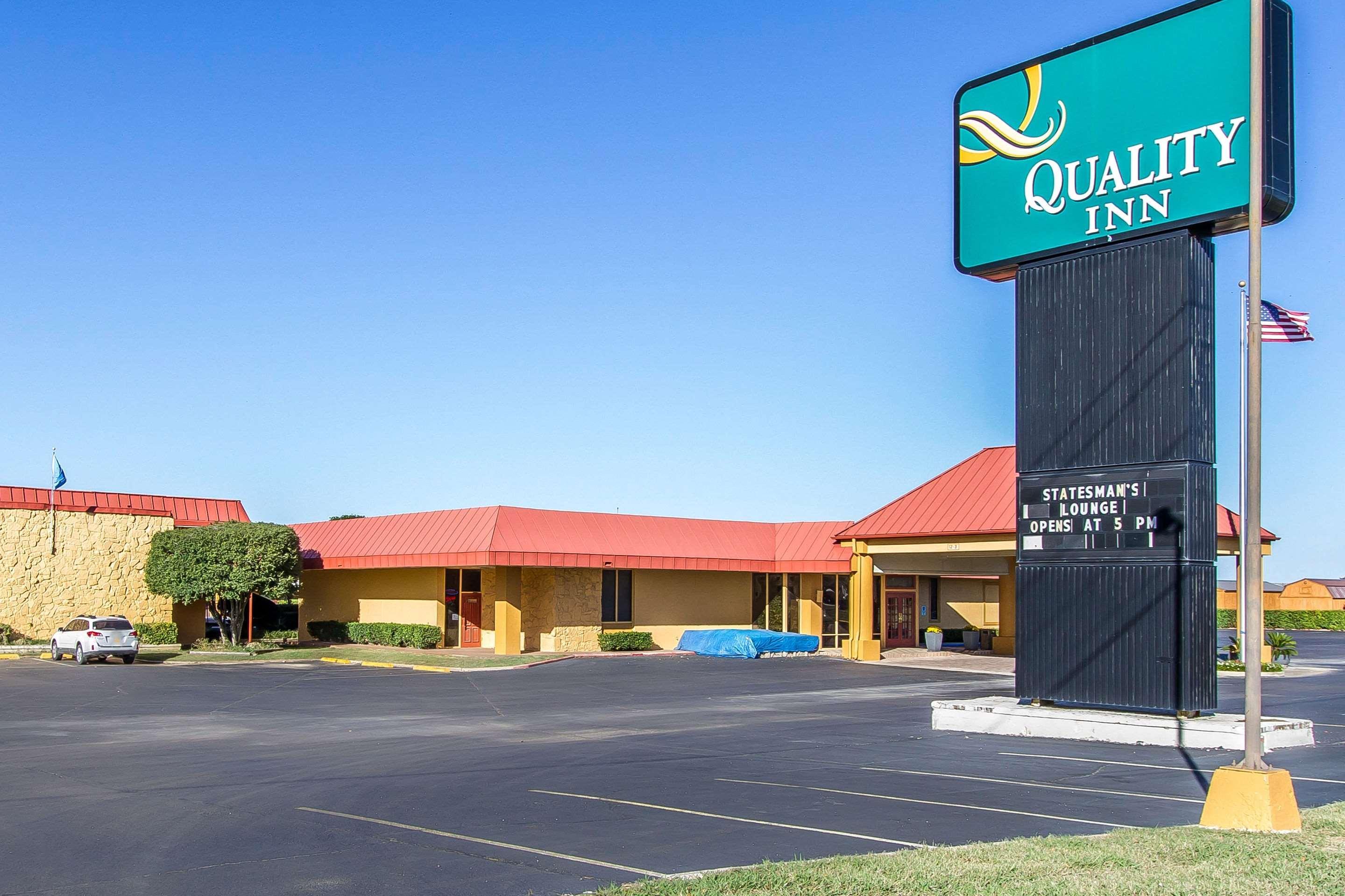 Quality Inn Ada Near University Exteriér fotografie